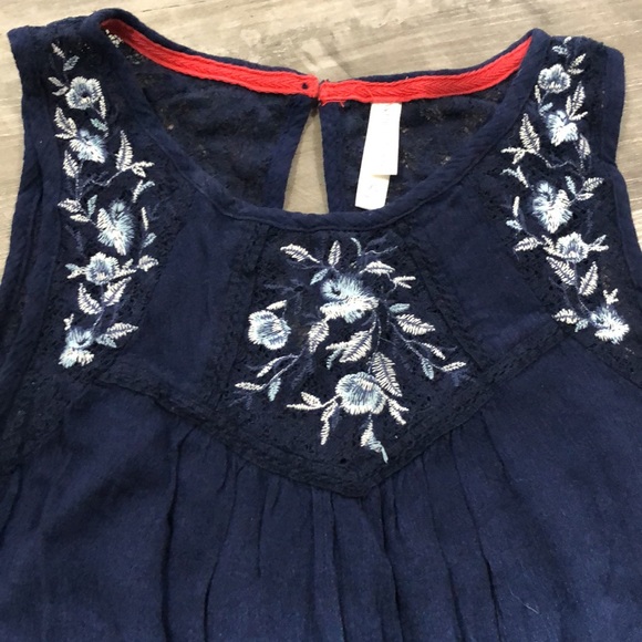 🍀3 for $6 tops 🍀 Xhilaration tank top - Picture 3 of 3